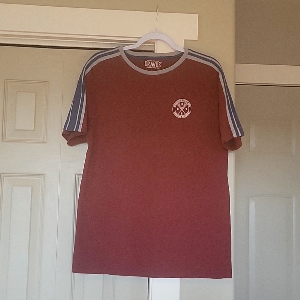 Men's Large short sleeved shirt